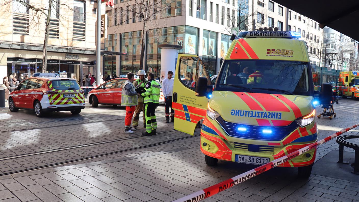 Forze di soccorso e di sicurezza nel centro cittadino