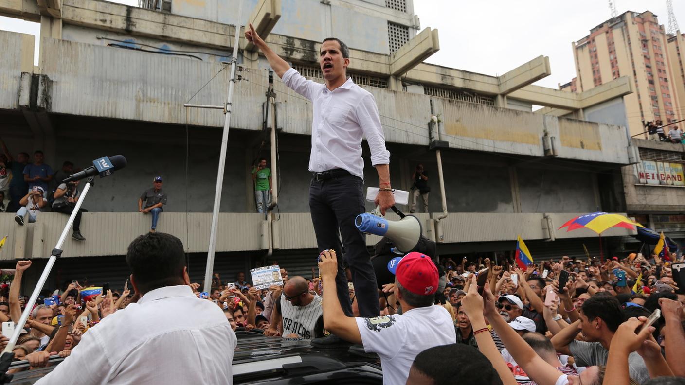 Juan Guaidò mantiene alta la pressione