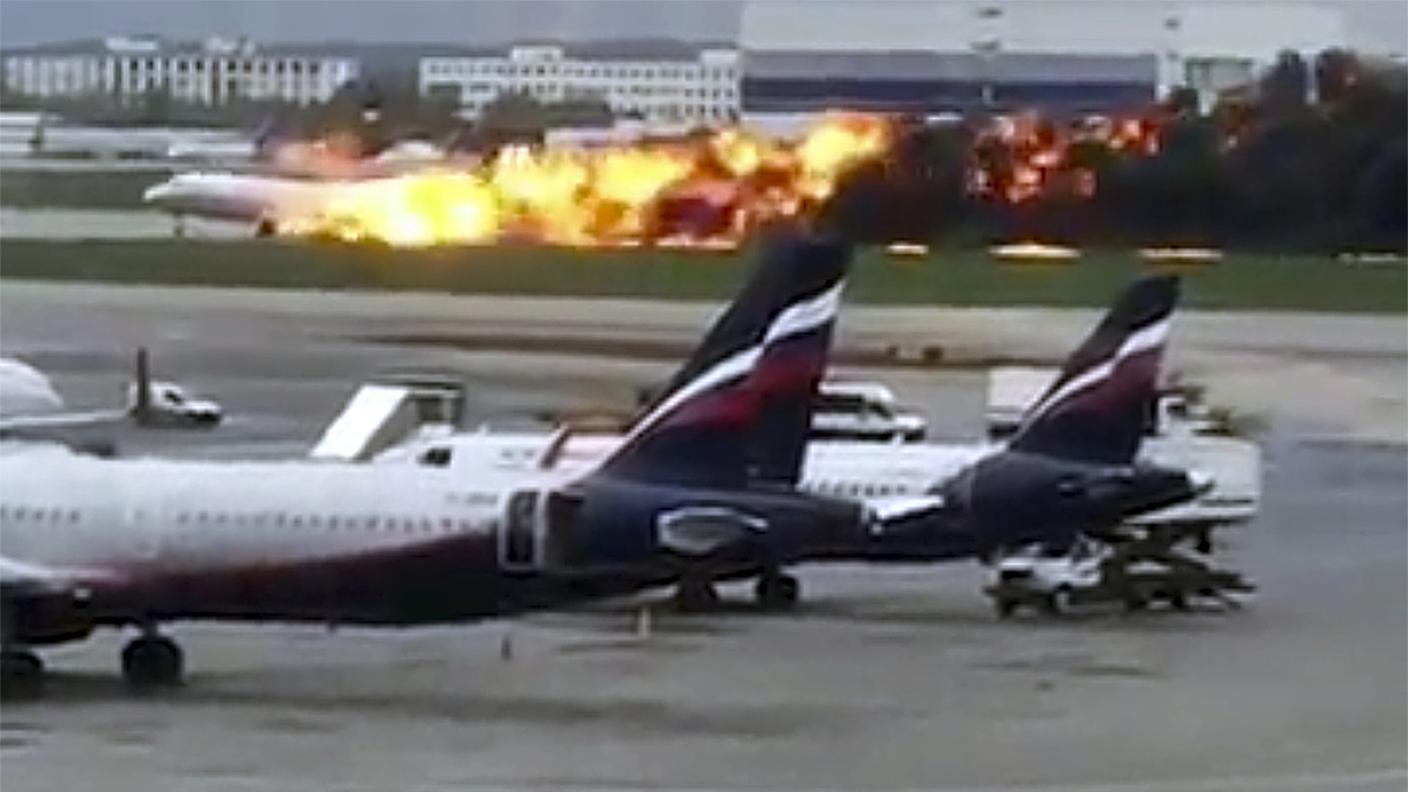 Un'immagine scattata nel tardo pomeriggio all'aeroporto Sheremetyevo di Mosca