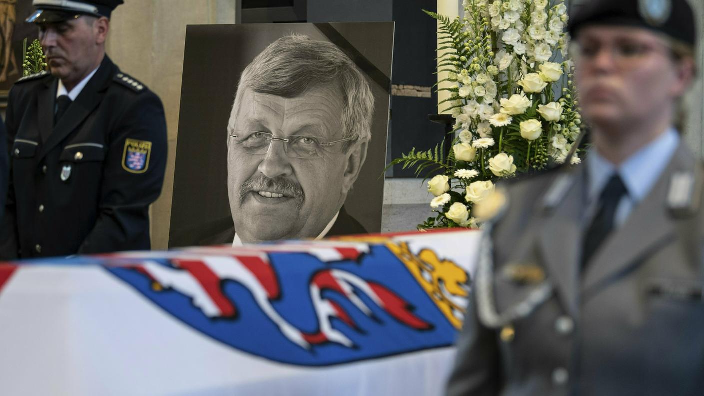 Una foto scattata durante il funerale del politico, lo scorso 13 giugno