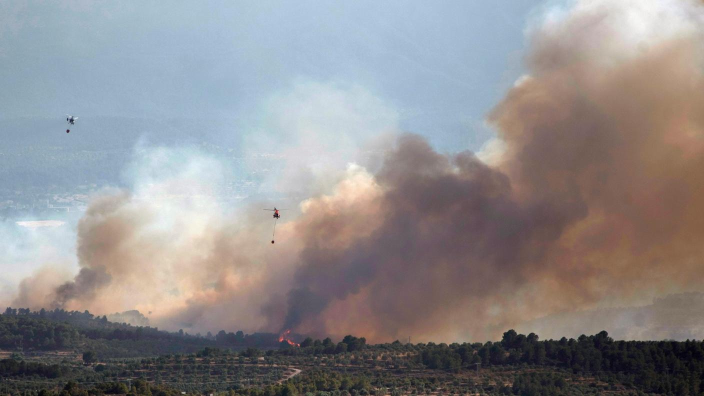 Unità aeree per domare il fuoco nel nord-est della Catalogna