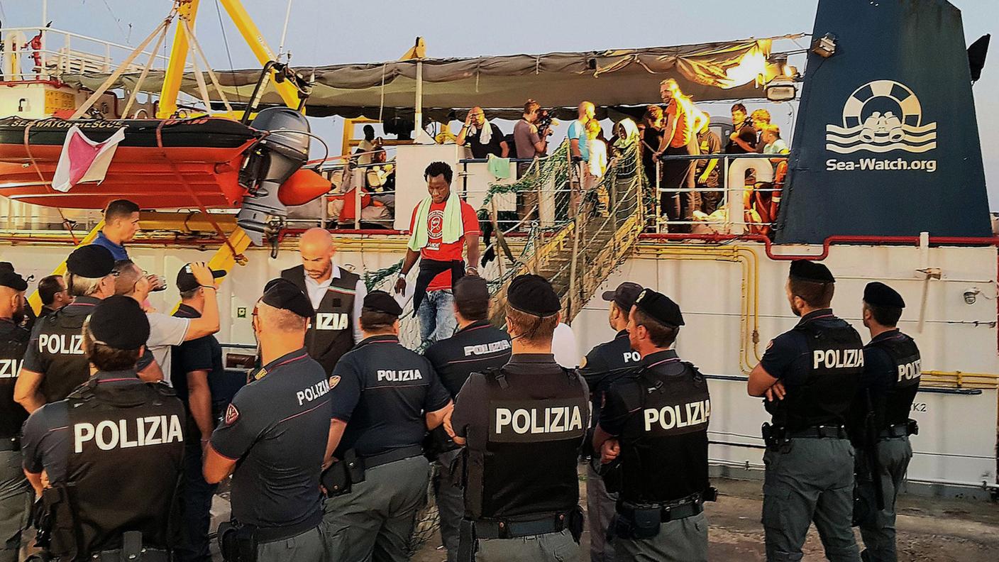 I migranti sono sbarcati sabato alle prime luci del giorno