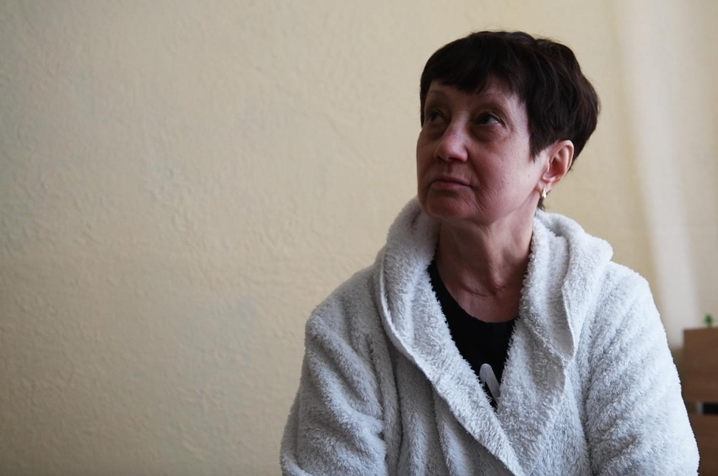 Svetlana è fuggita da Mariupol, all’inizio dell’invasione. Ora, con la città di Sumy a rischio, potrebbe essere costretta ad abbandonare il rifugio dove vive da quasi tre anni