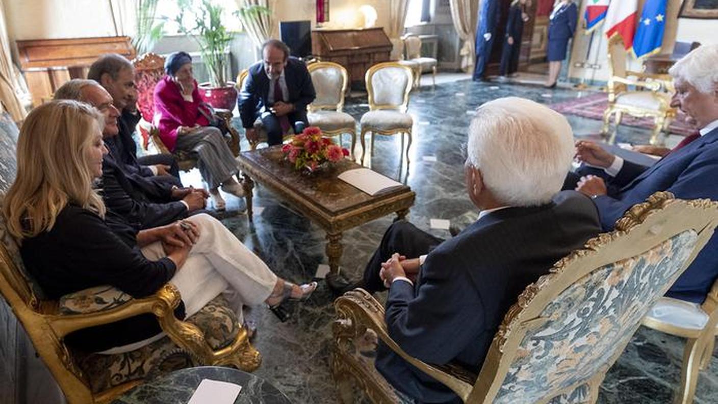 Consultazioni  in corso...