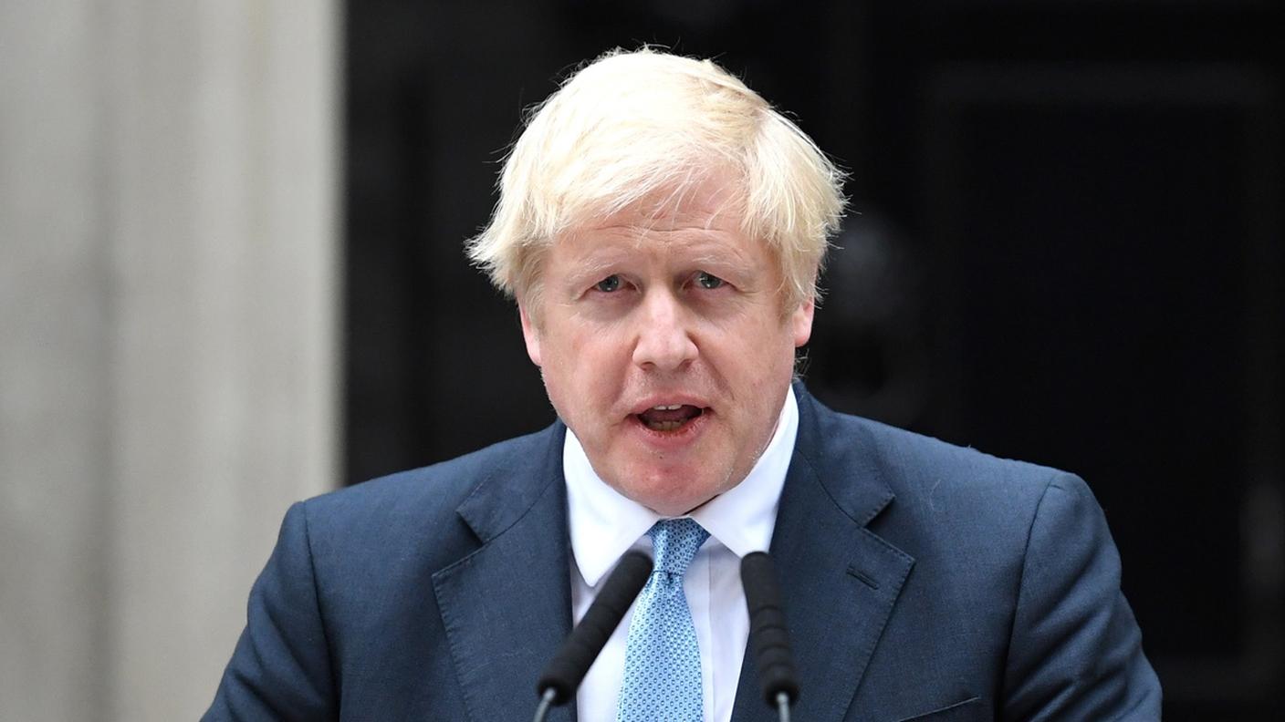 Boris Johnson durante il suo discorso davanti al numero 10 di Downing Street