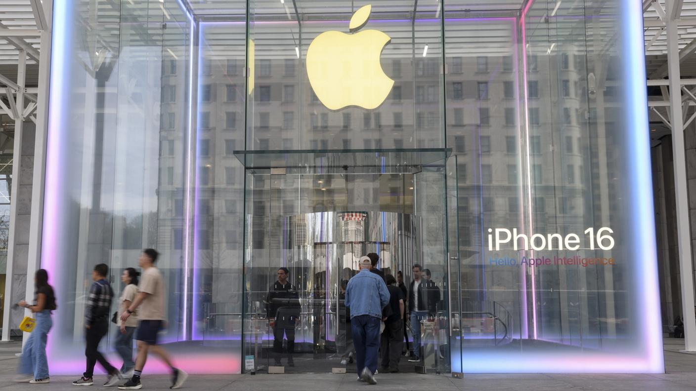 Entrata di unApple Store sulla Fifth Avenue a New York (USA)