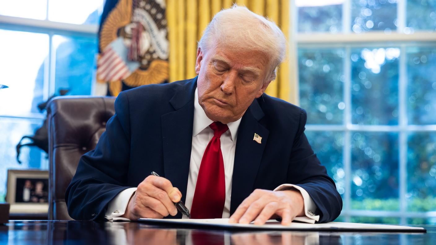 Il cambiamento di fronte di Trump sui dazi, ora in stand-by per tre mesi, sarebbe fondato su più motivi