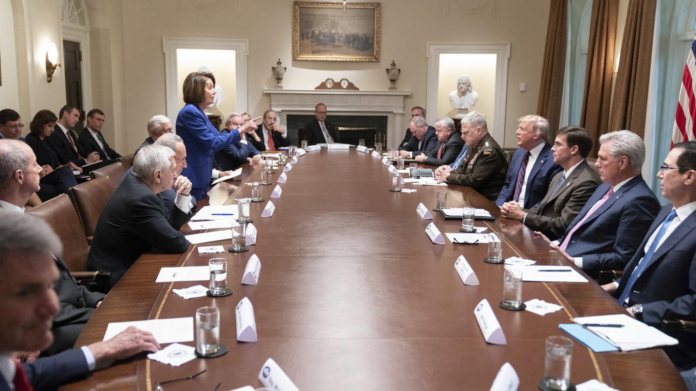 Nancy Pelosi durante un suo incontro con a Donald Trump alla Casa bianca