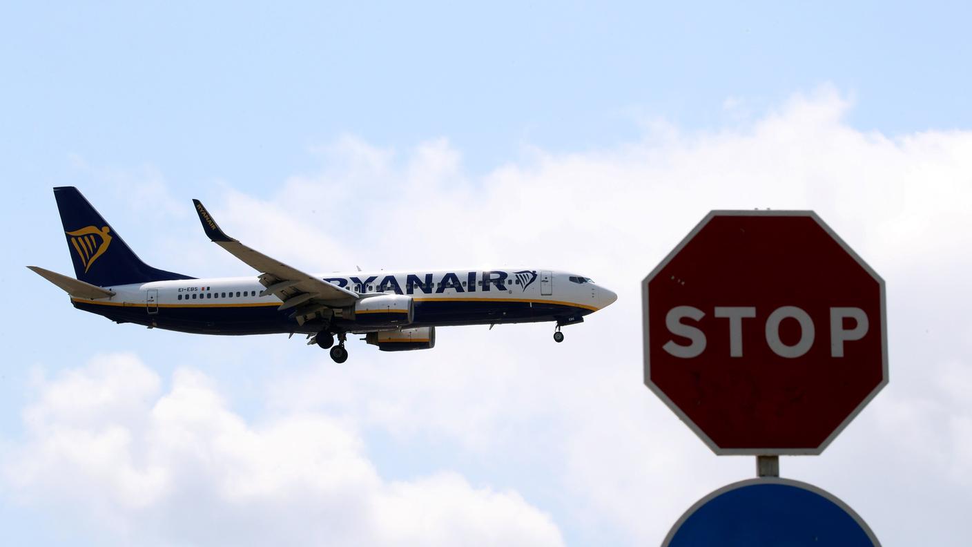 I Boeing 737 con le crepe sono stati bloccati a terra immediatamente dalla Ryanair