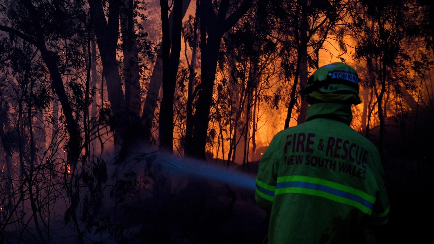 Un migliaio di pompieri in azione in Australia