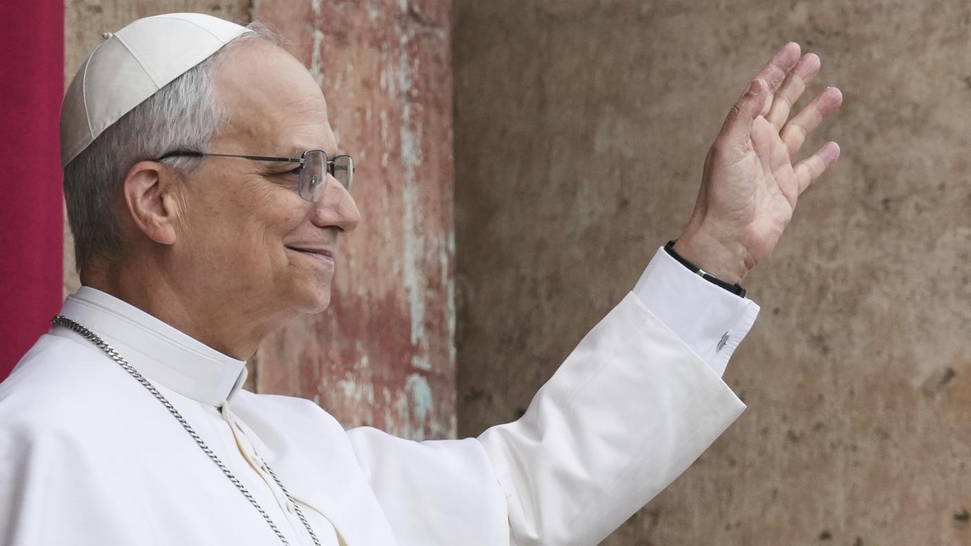 Papa Prevost, qui ripreso in un momento della preghiera domenicale