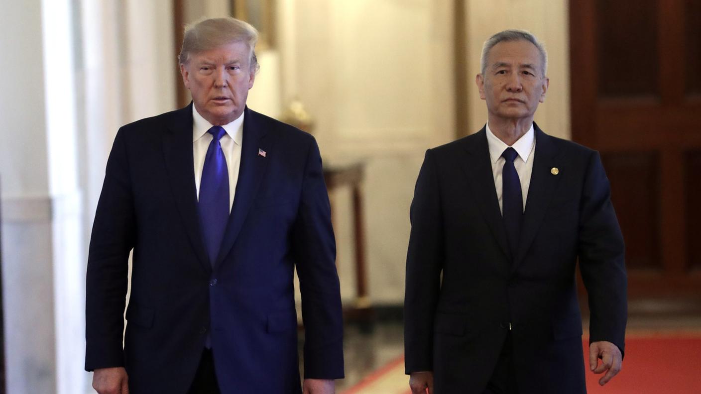Il presidente statunitense Donald Trump con il vicepremier cinese Liu He