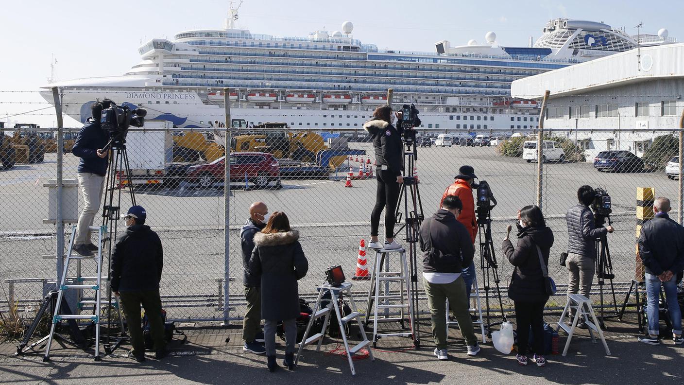 La Diamond princess in un'immagine scattata questa mattina al porto di Yokohama