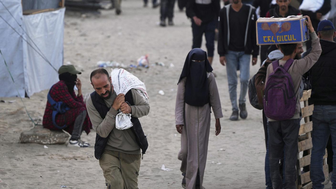 Decine di persone sono rimaste uccise durante la distribuzione degli aiuti nella Striscia di Gaza
