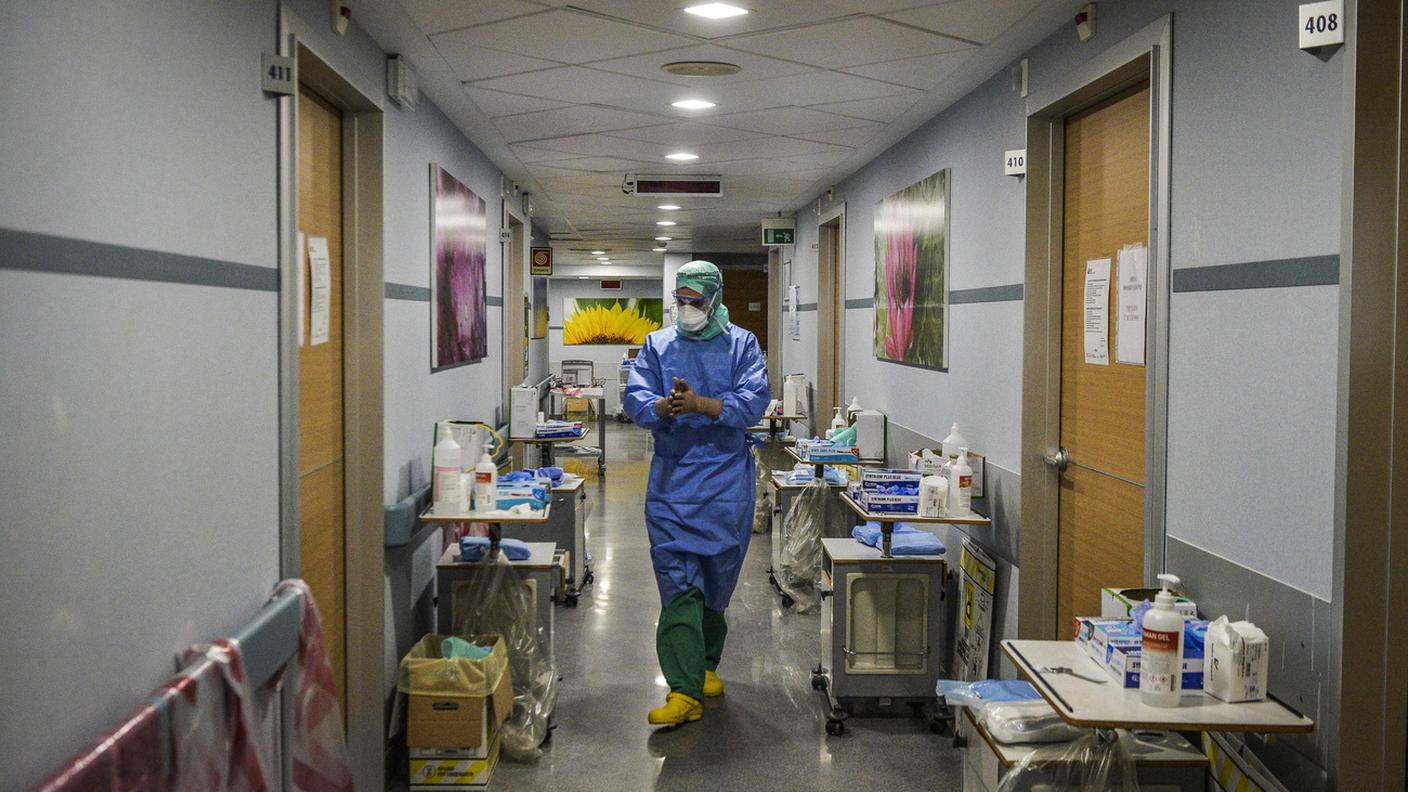 In corsia in un ospedale di Milano