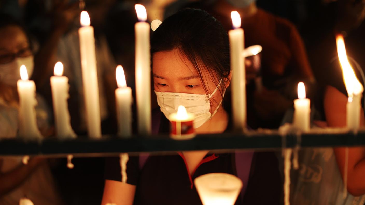 Candele per ricordare Tienanmen
