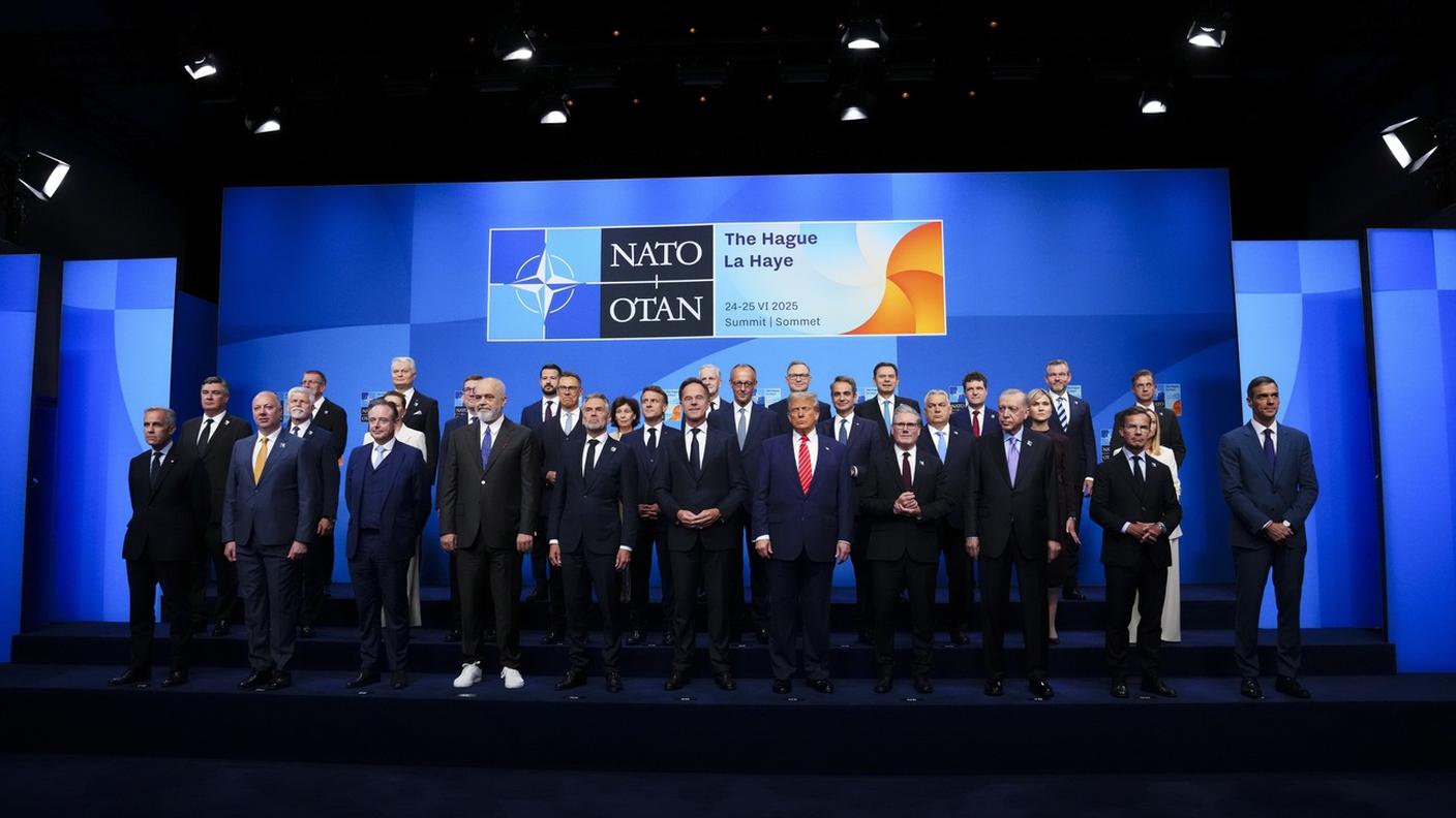 La foto ufficiale del summit (25 giugno 2025)