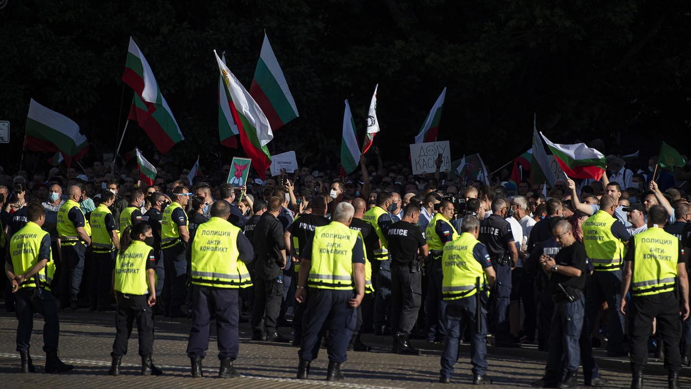 A Sofia, oltre 3'000 persone hanno manifestato fuori dal palazzo del Governo