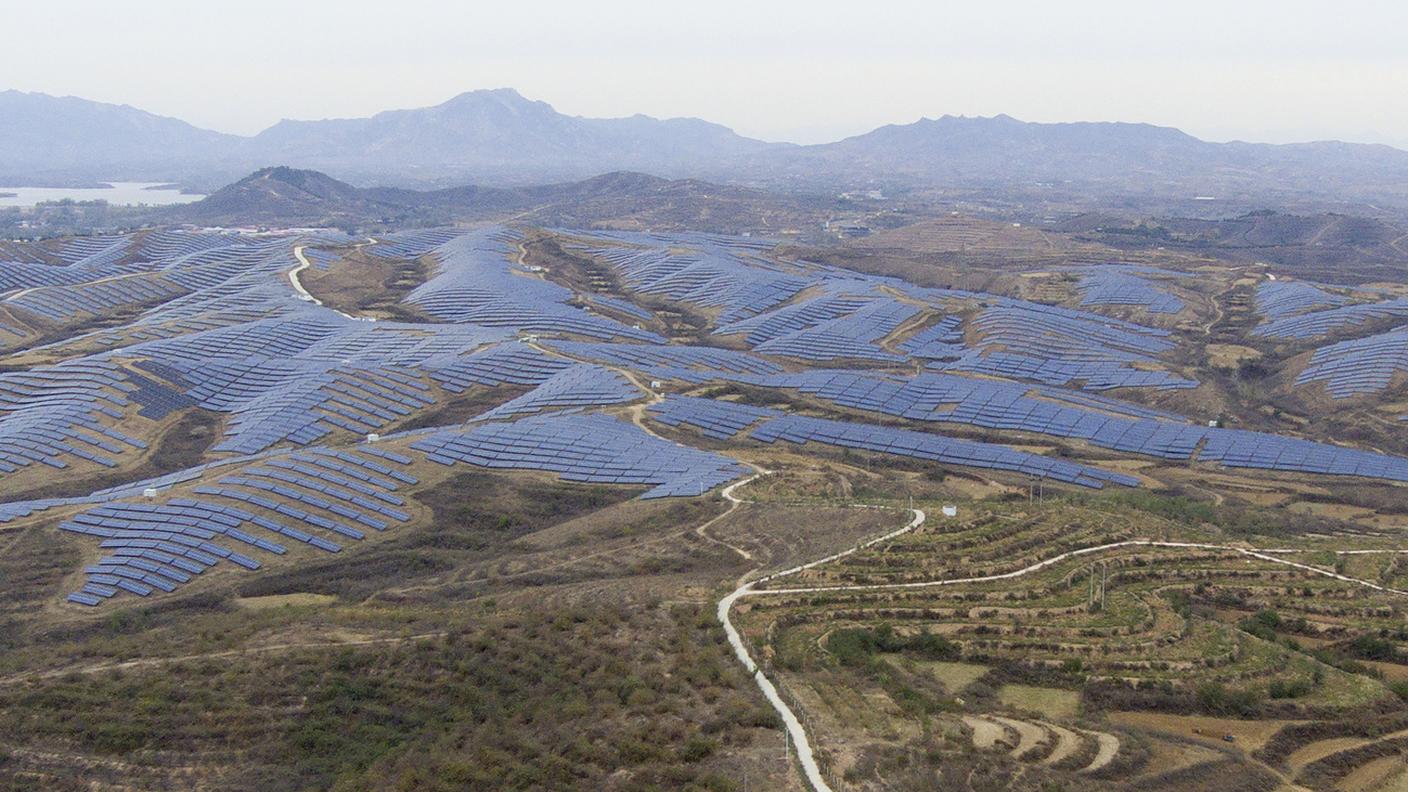 Un grande impianto solare a Donggou 