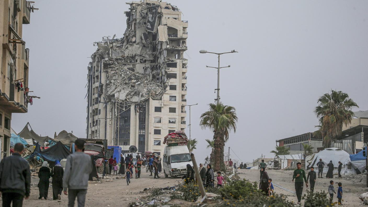 Tel Aviv prepara anche i piani per sfollare gli abitanti della città palestinese