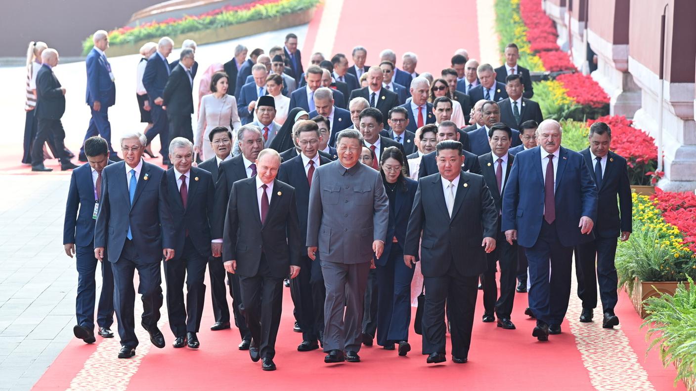 Xi Jinping, Vladimir Putin, Kim Jong Un e altri leader riuniti a Pechino per la parata militare per l'ottantesimo anniversario della resa del Giappone nella Seconda Guerra Mondiale
