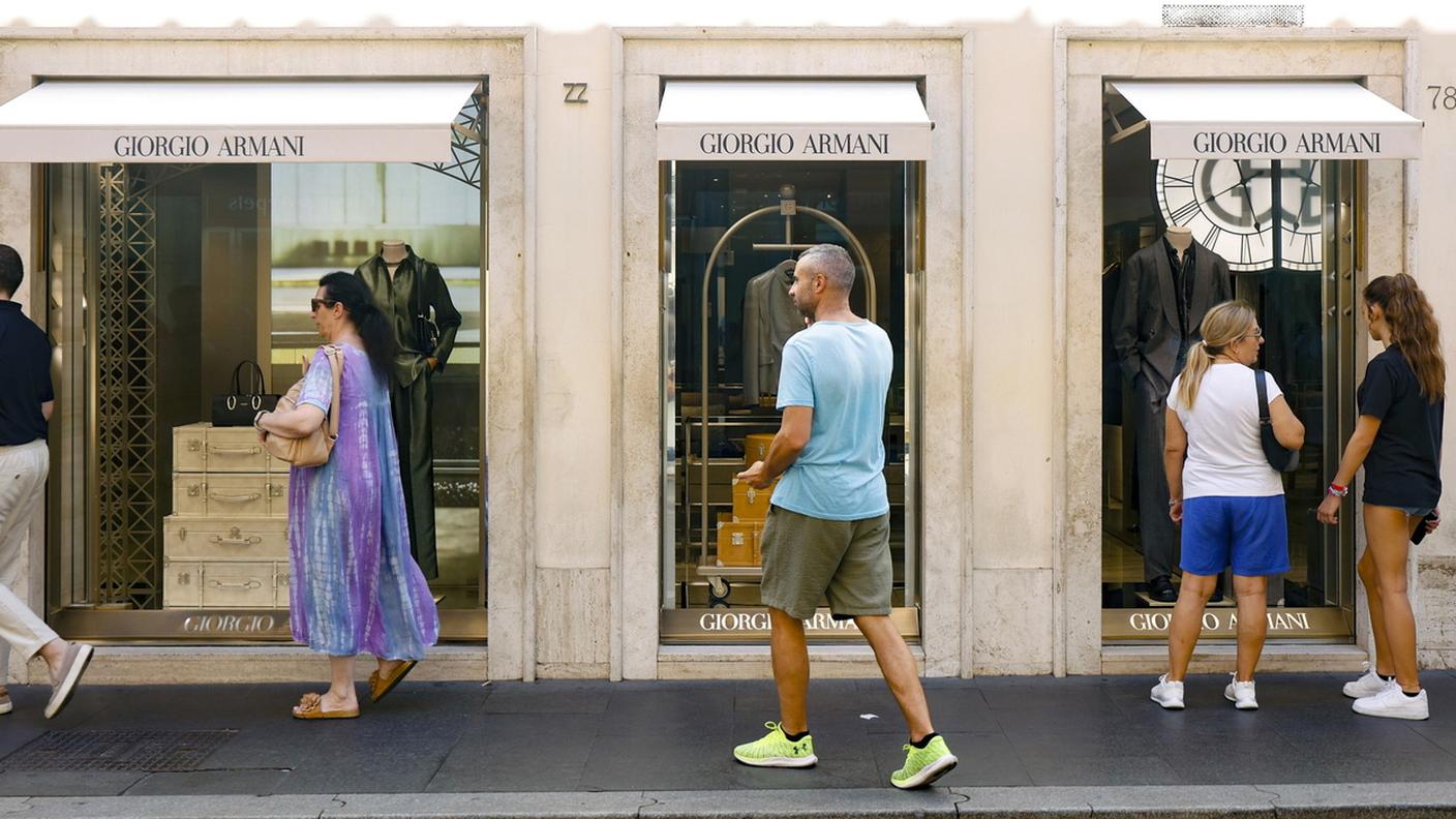 Il negozio di Armani in Via Condotti a Roma