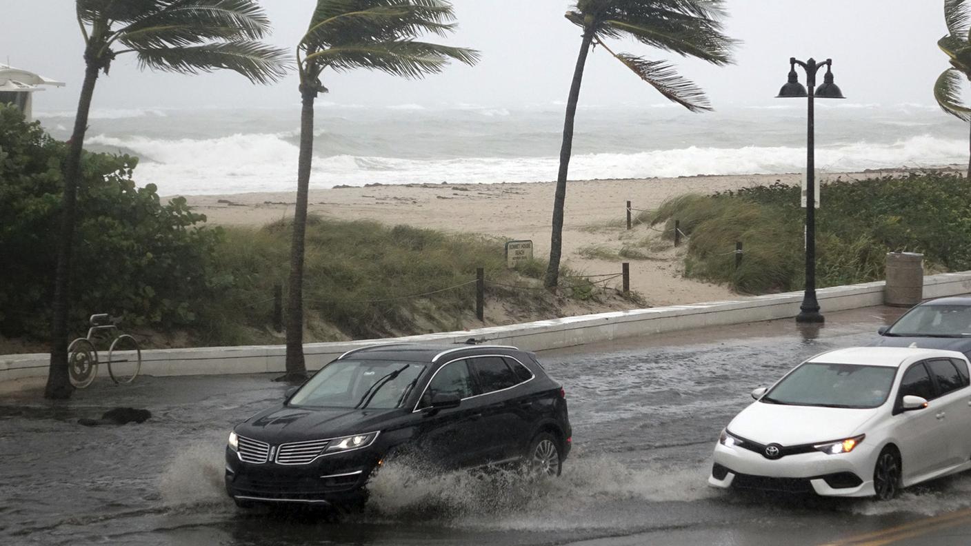 La tempesta ha fatto registrare forti venti con raffiche fino a 100 chilometri orari