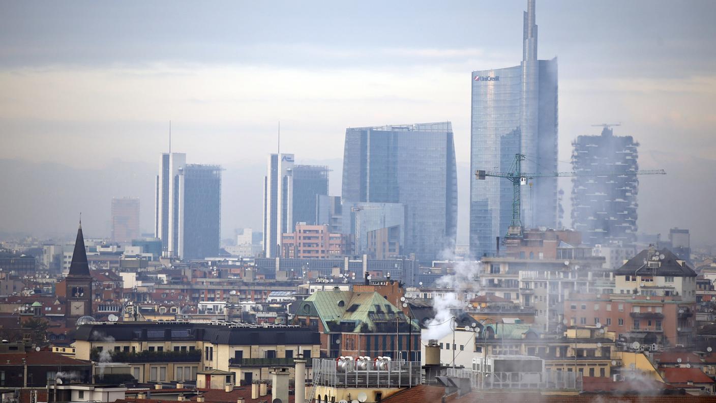 Smog a Milano, in una immagine d'archivio
