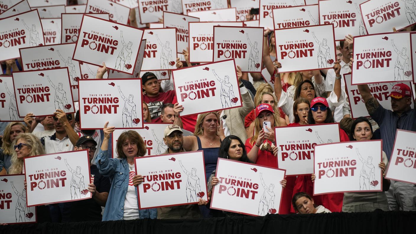 Partecipanti alla cerimonia allo State Farm Stadium di Glendale, in Arizona.