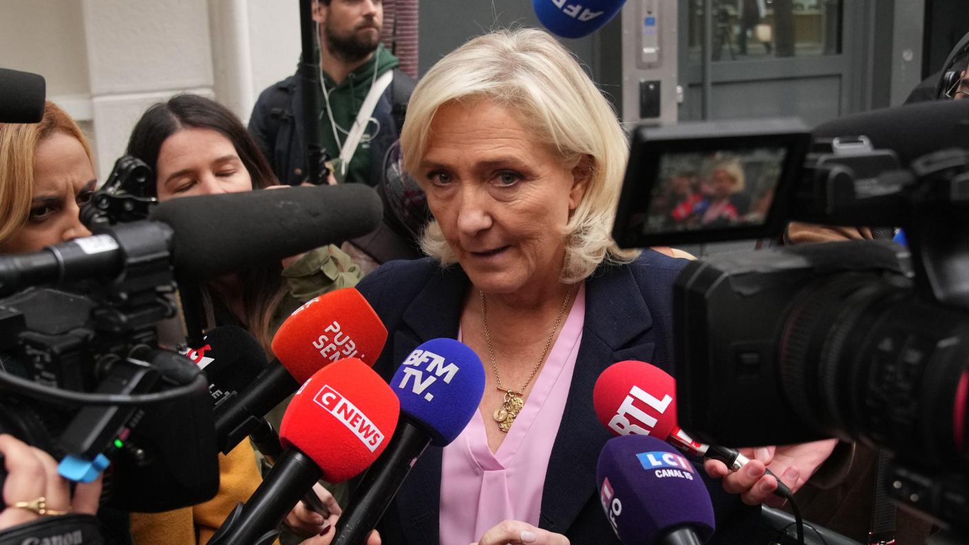 Il Rassemblement National di Marine Le Pen vuole tornare alle urne