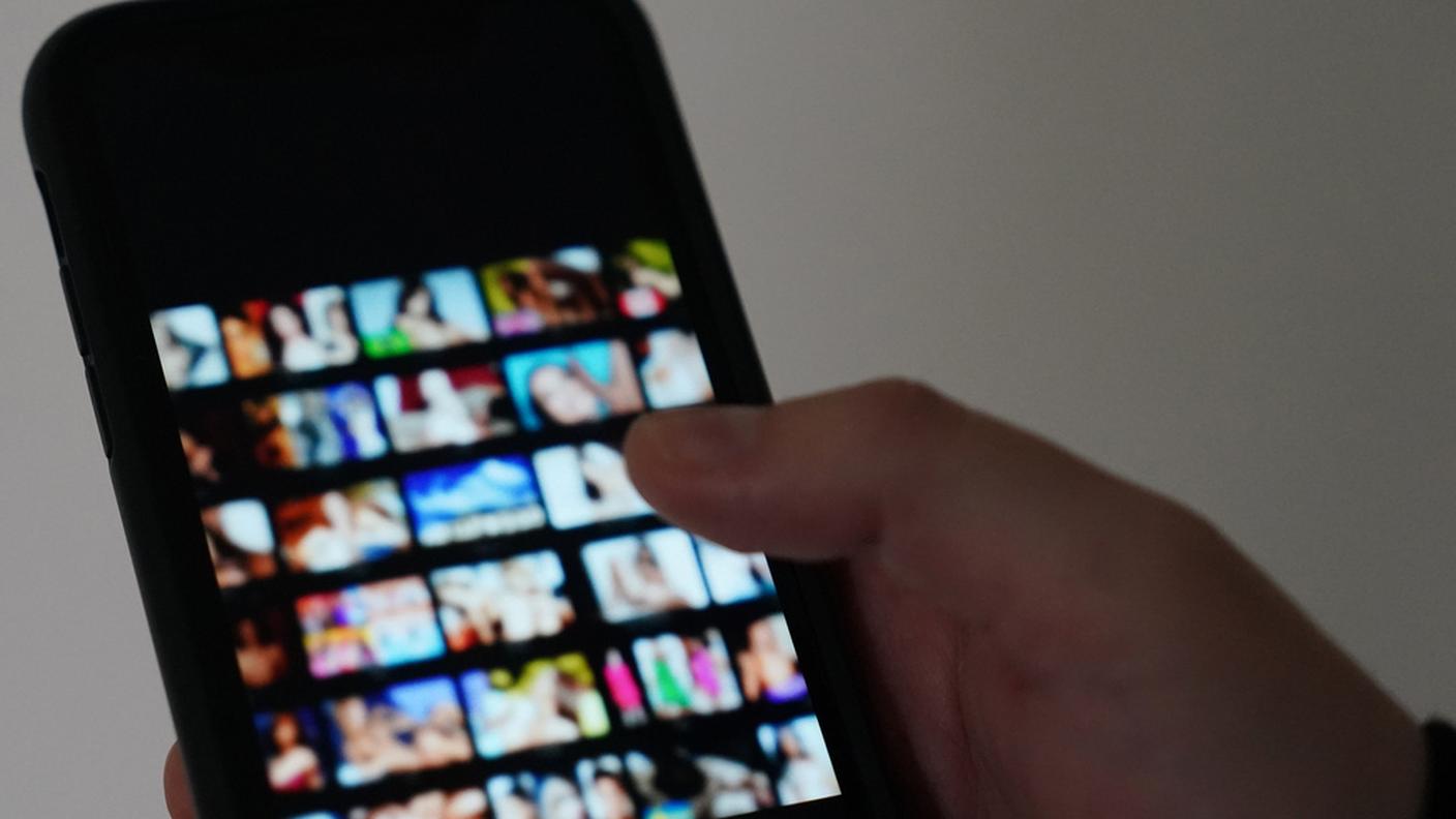 La sextortion è spesso collegata a gruppi criminali in Africa - che agiscono su scala internazionale - per via della diffusione di internet, della presenza di reti organizzate e della debolezza delle leggi locali