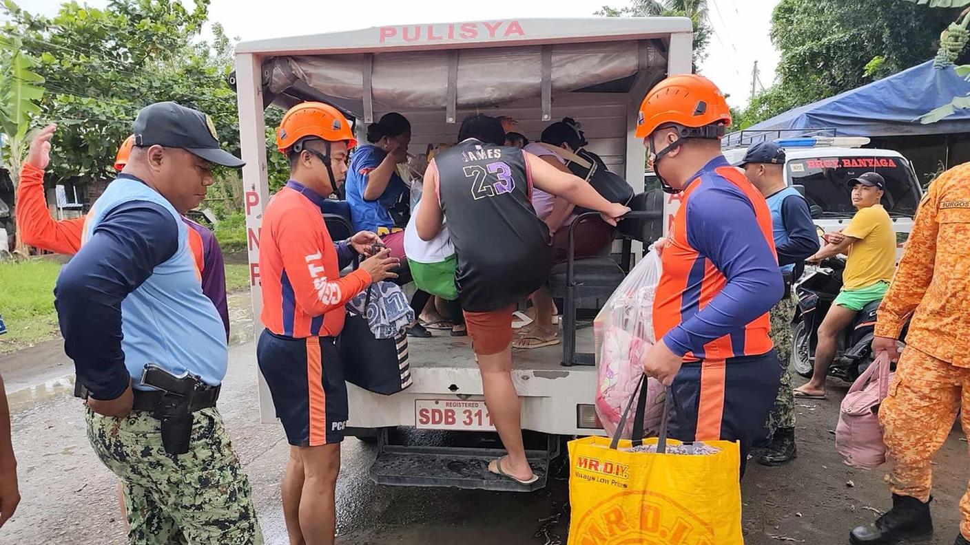 Persone sfollate nella zona di Quezon