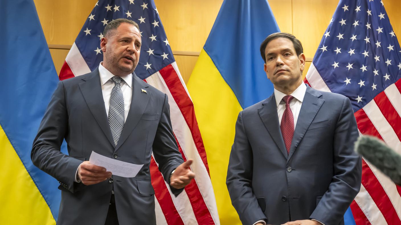 Yermak, a sinistra, con il segretario di Stato statunitense Marco Rubio la scorsa settimana a Ginevra