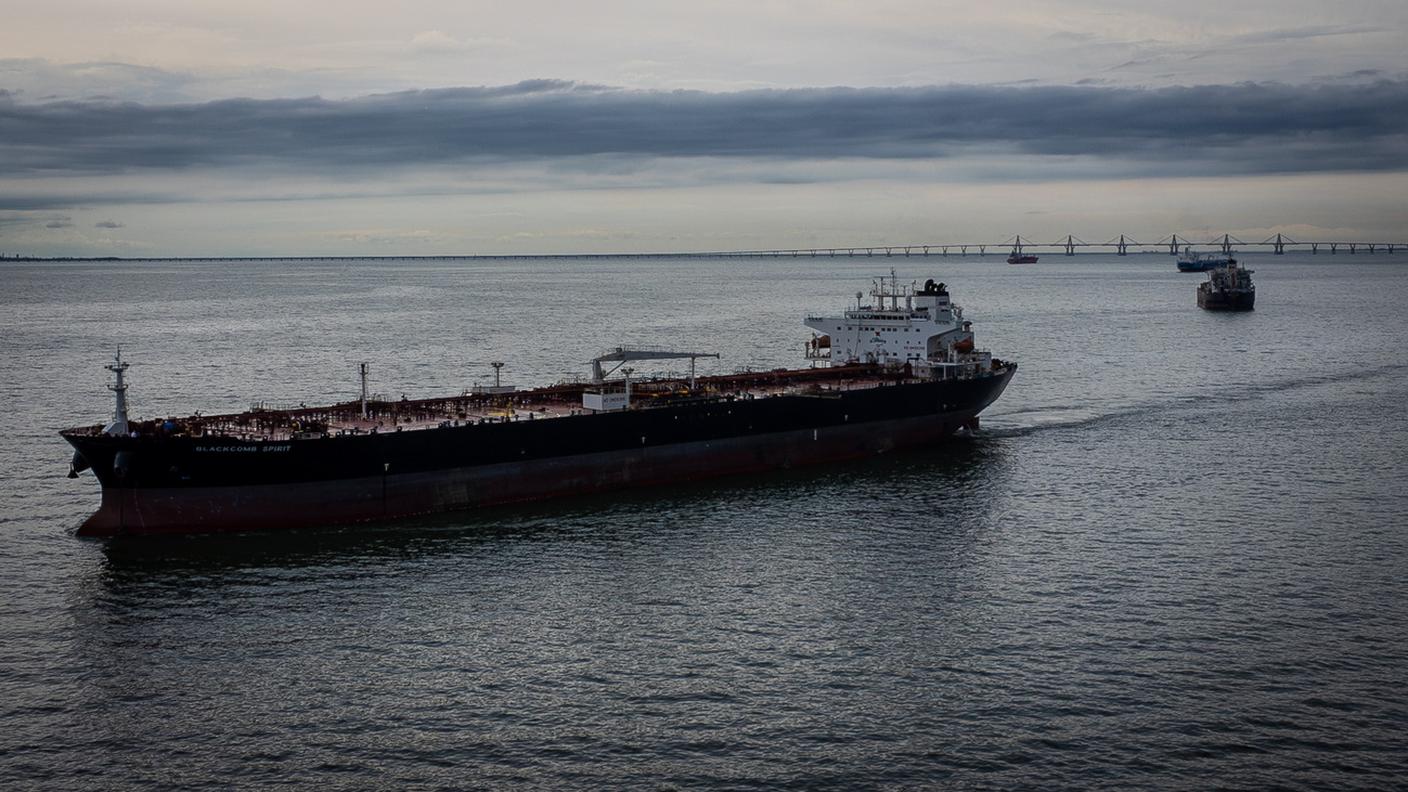 Una petroliera venezuelana al largo di Maracaibo in un'immagine d'archivio