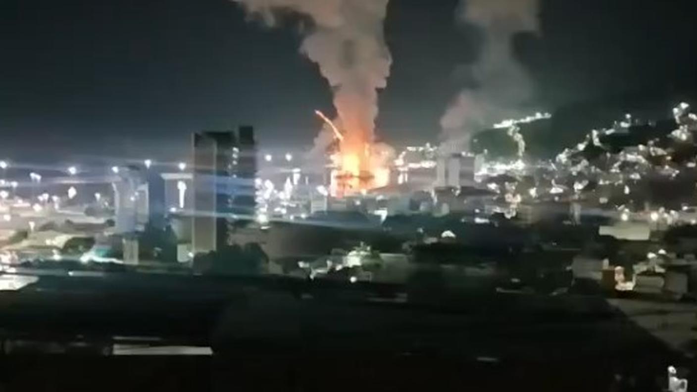 Esplosioni nel porto di Caracas