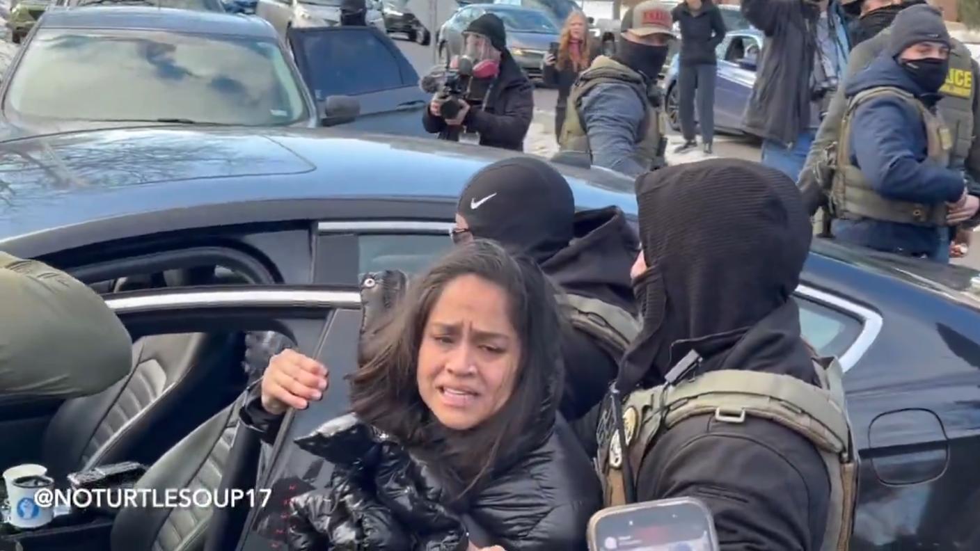 Ancora tensione e scontri a Minneapolis