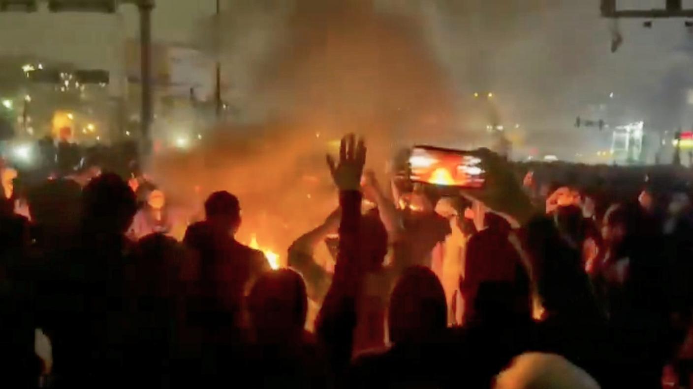 Una manifestazione di protesta a Teheran, 9 gennaio 2026