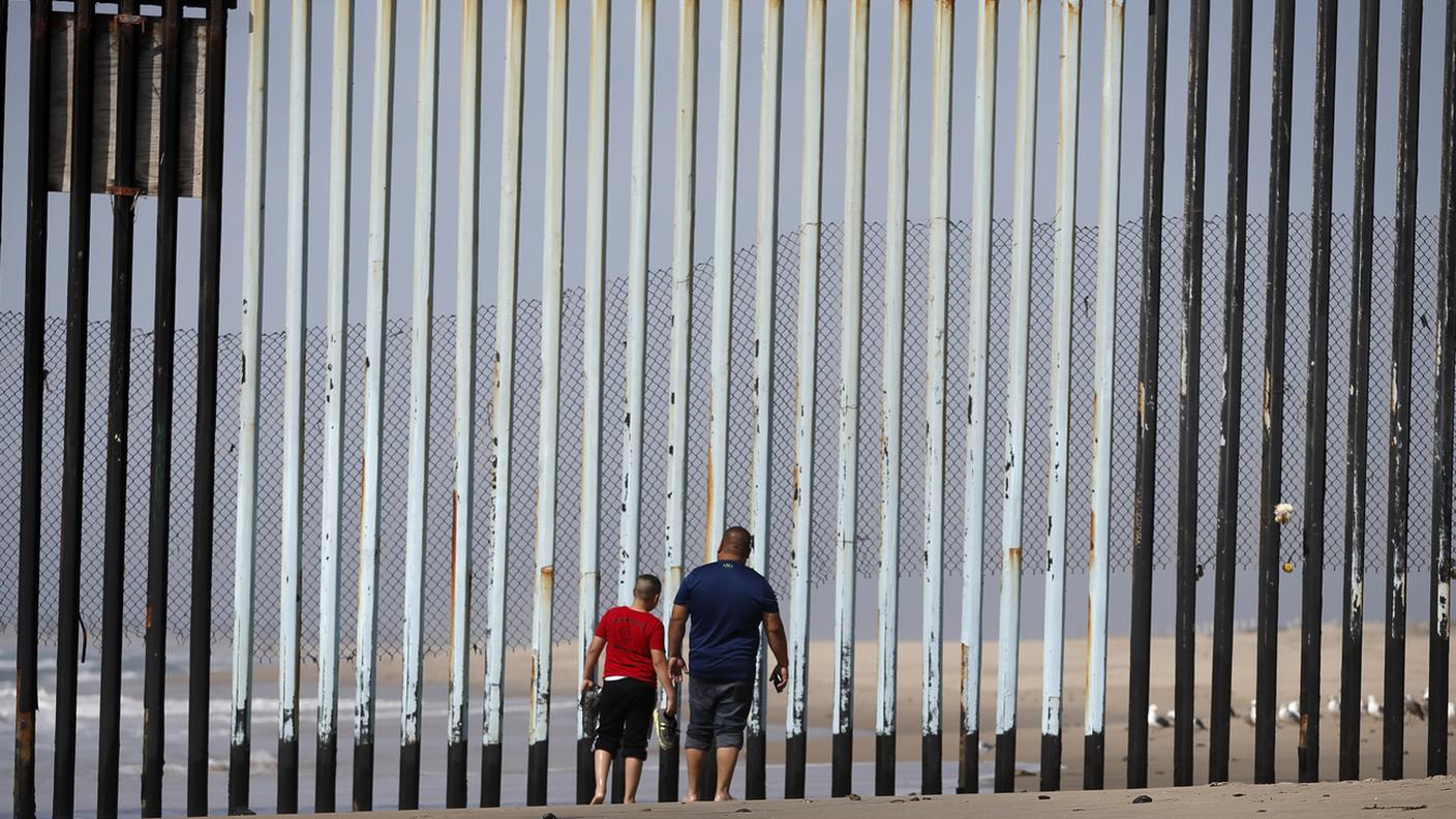 Un muro che lascerà passare 62'500 migranti