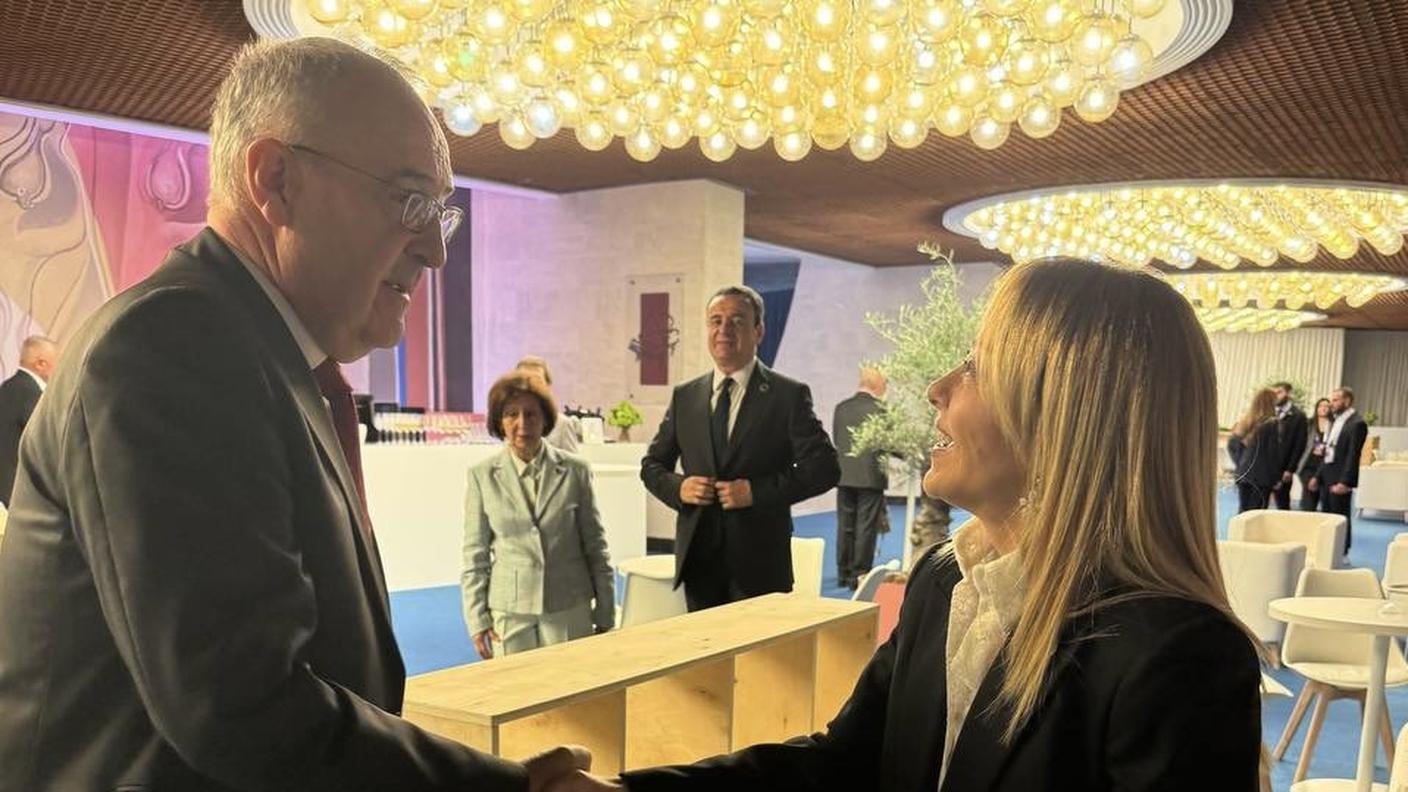 L'incontro ad Eravan tra il presidente della Confederazione e la premier italiana