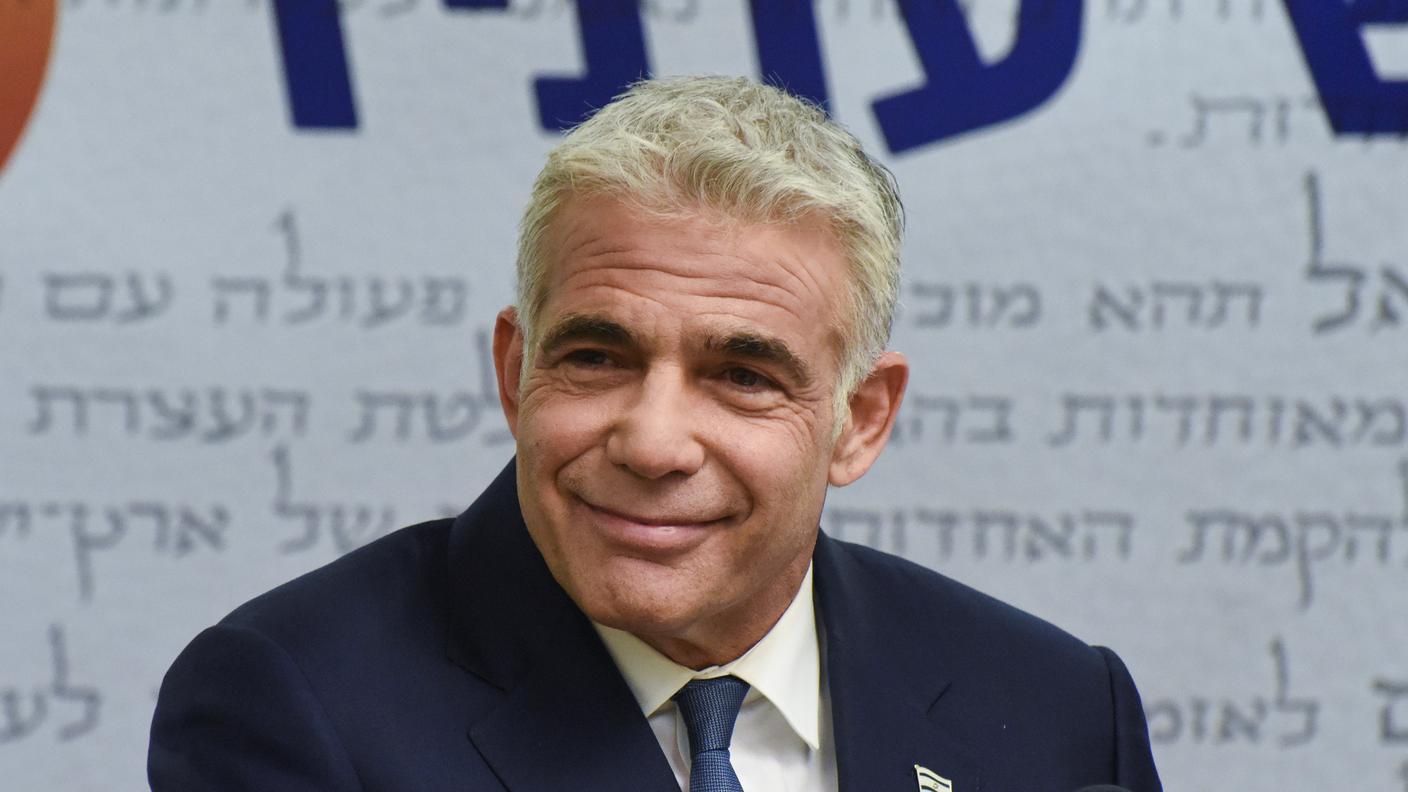 L'accordo di coalizione è stato reso noto da Lapid poco prima della scadenza dei termini fissati per il suo mandato