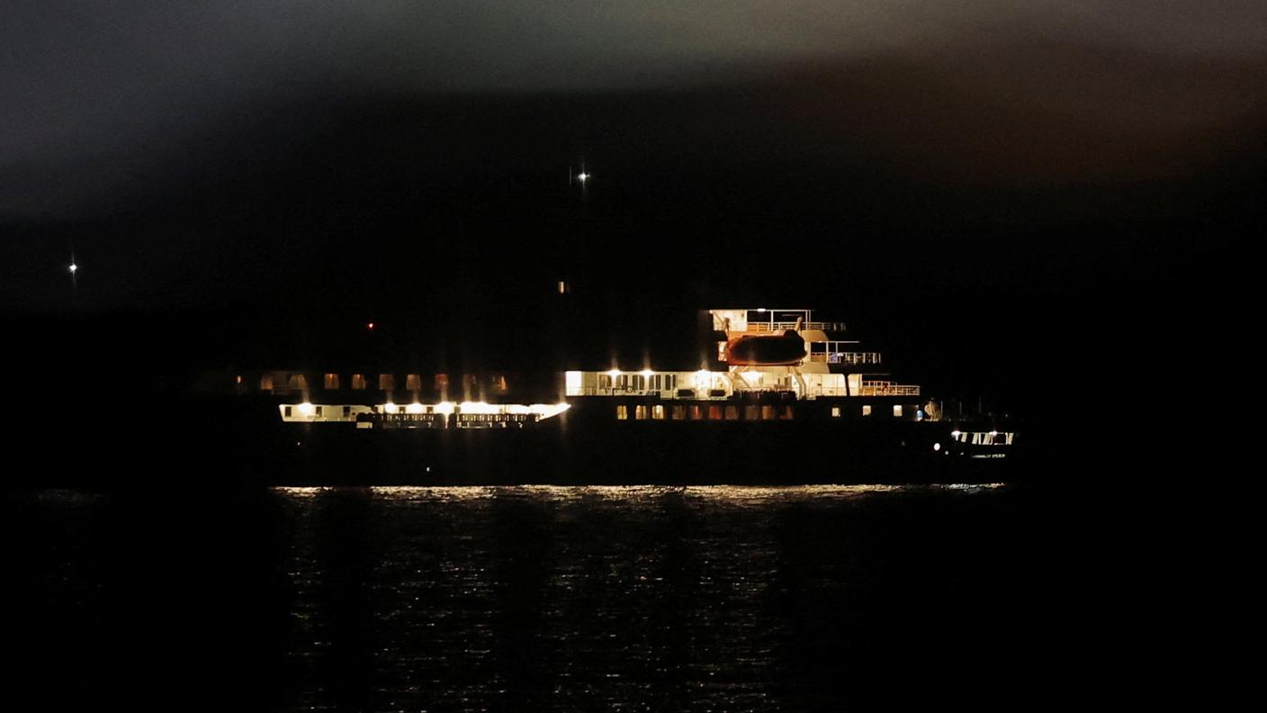 La nave Hondius è arrivata a Tenerife