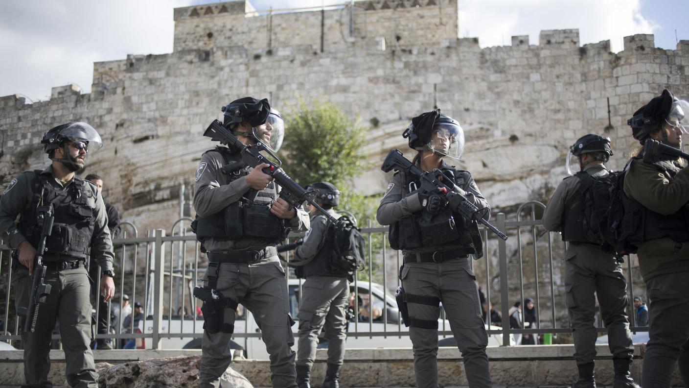 Poliziotti israeliani a Gerusalemme