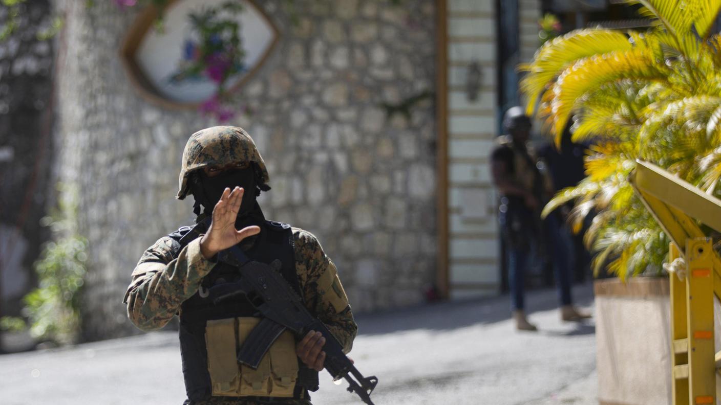 La situazione "è sotto il controllo della polizia e delle forze armate" ha dichiarato il premier Joseph, esortando la popolazione di Haiti a restare calma