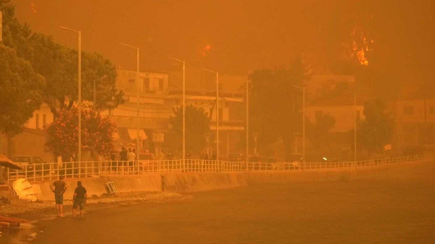 Scene apocalittiche sull'isola di Evia