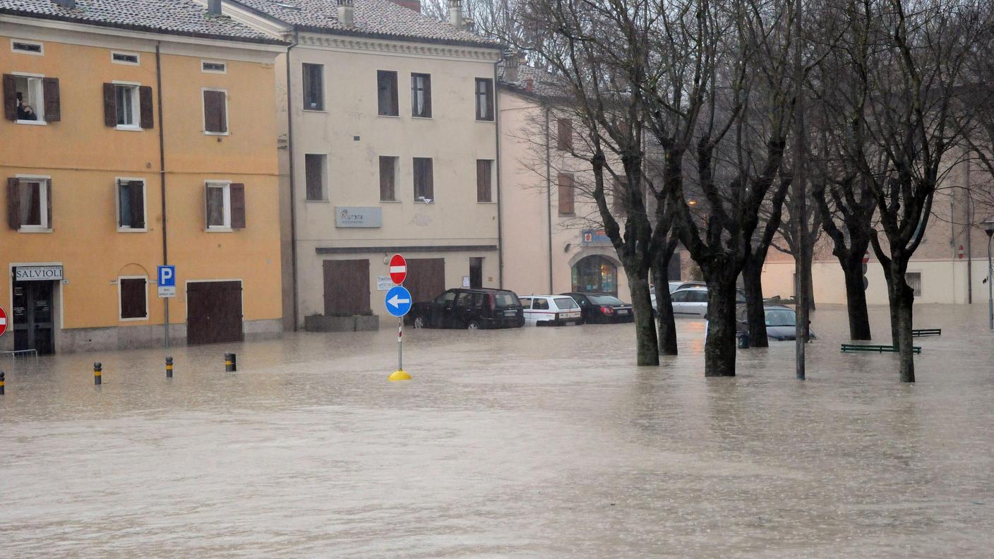 ...e da vicino