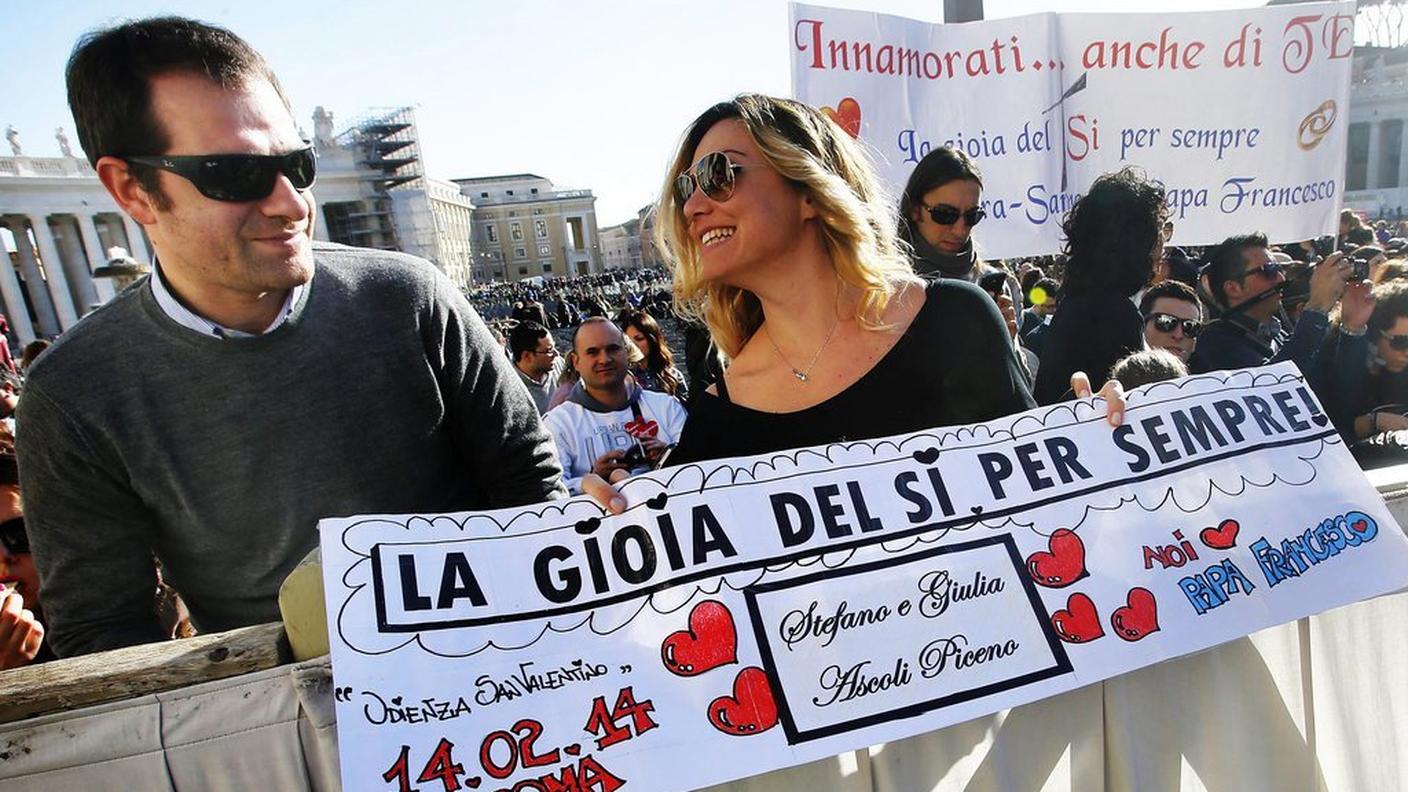 fidanzati  3 Valentino papa Vaticano 14.2.2014 ky.JPG