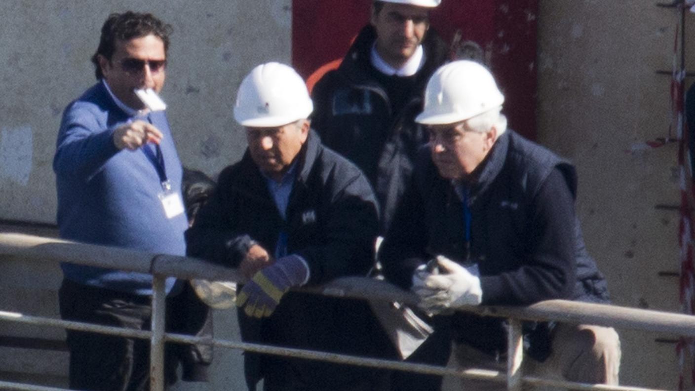 Schettino sulla nave contecnici e magistrati