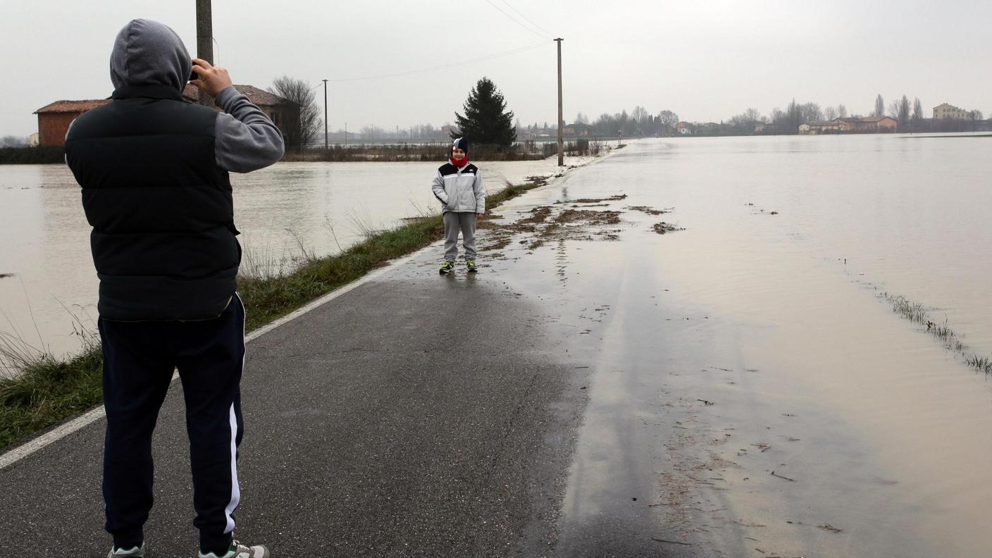 Foto ricordo. Il fiume Secchia esondato nel modenese