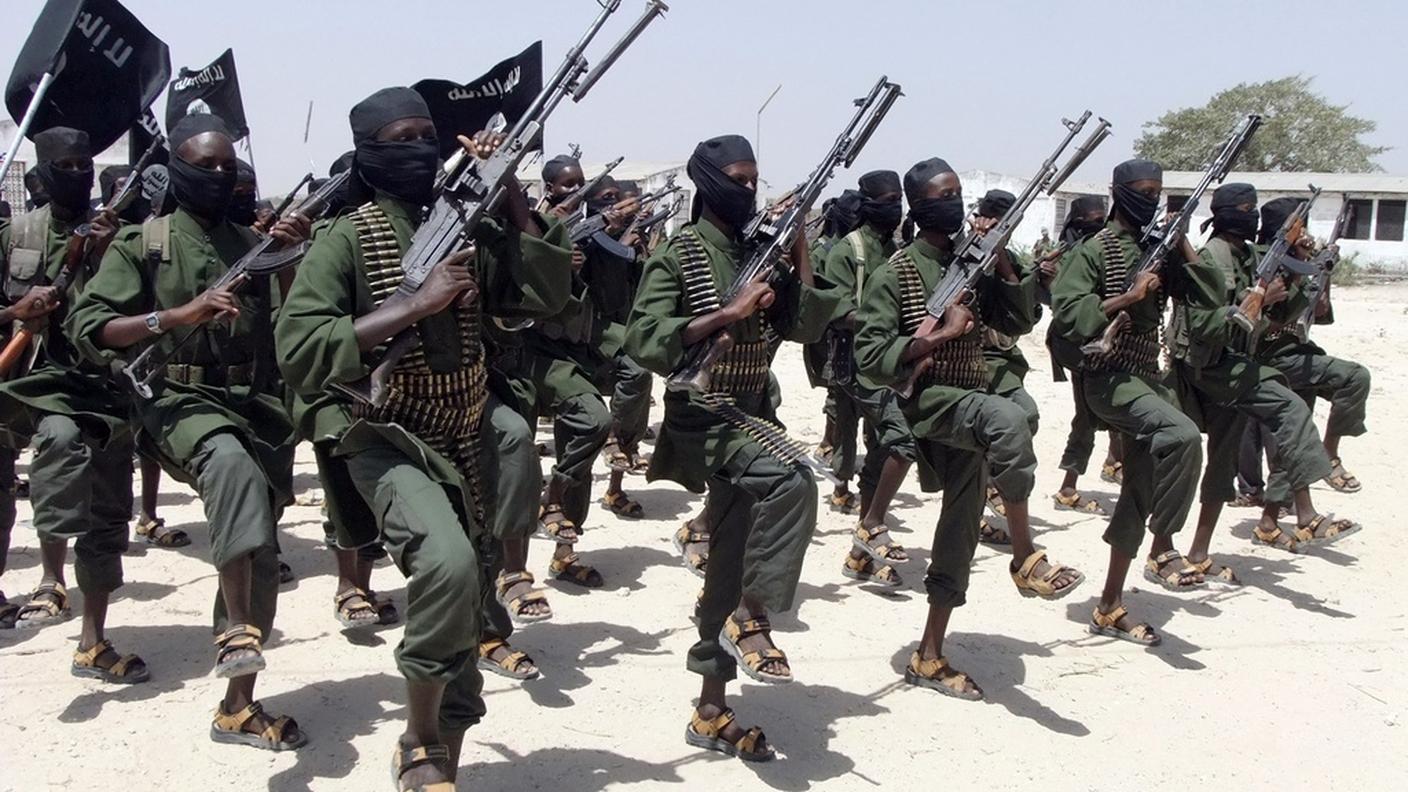 L'attacco dell'aviazione keniota avrebbe ucciso una trentina di miliziani Shabaab