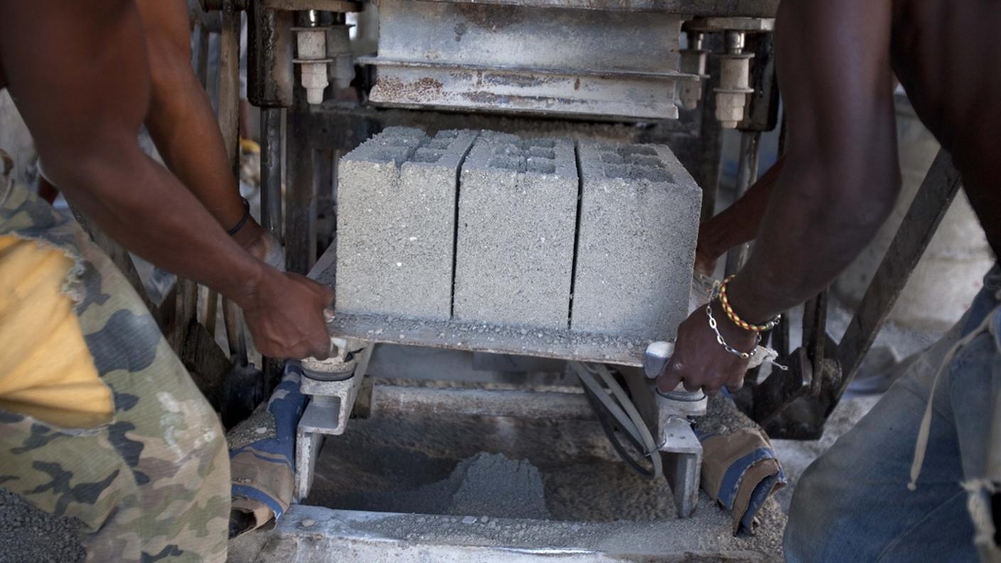 Haiti la ricostruzione degli edifici viene fatta con materiali migliori